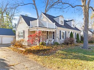 304 W Stonegate Rd, Peoria, IL 61614