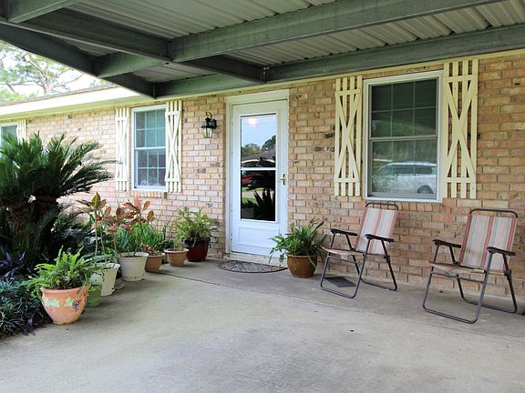 2nd image of 128 Blue Bonnet Dr