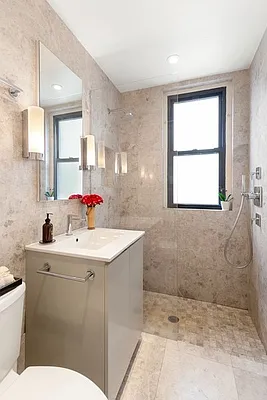 Sold by Sloane Square | media 4