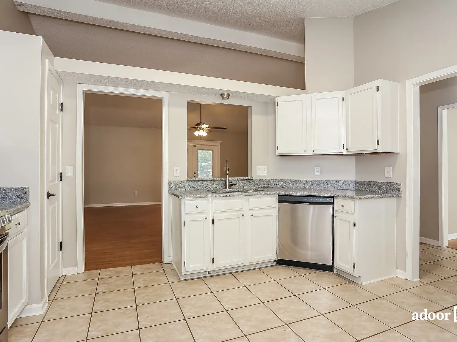 3 bed, 2.0 bath, 1425 sqft, $1,845 — Photo 2