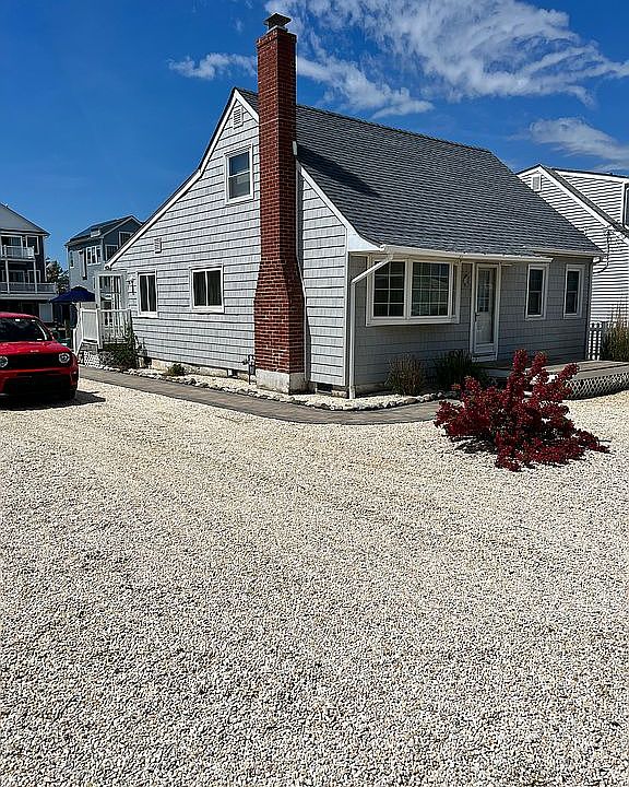2nd image of 37 Myrtle Dr