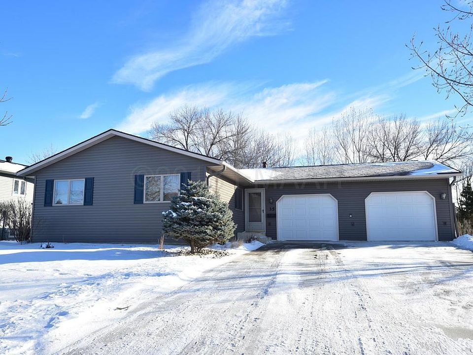 1st image of 35 Evergreen Cir