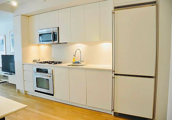 5th image of 90 William St APT 2D