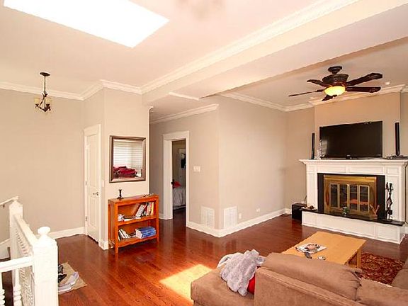 5th image of 3514 N Wilton Ave #3M
