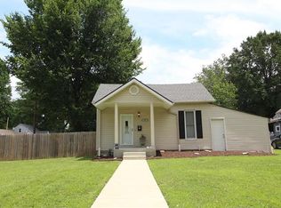 1917 Park Ave, Alton, IL 62002