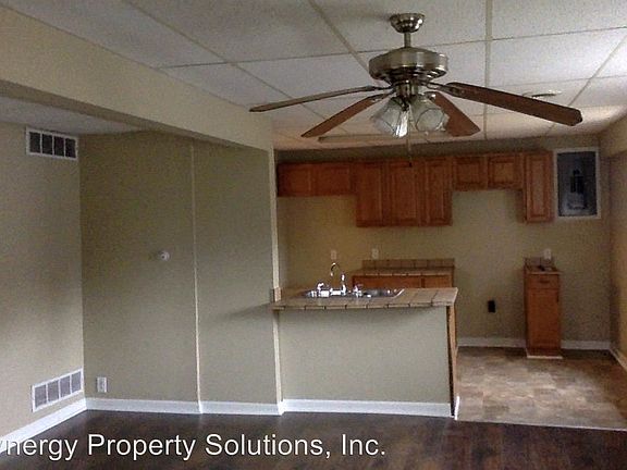 4th image of 920 Forest Dr