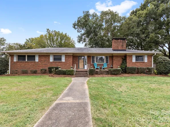 4317 Easy St, Charlotte, NC 28269