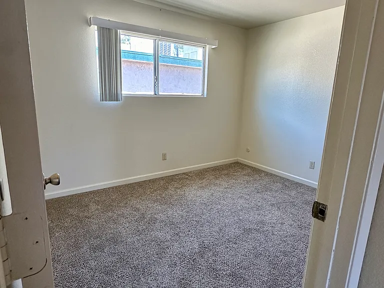 937 W Kettleman Ln #15 — Photo 6