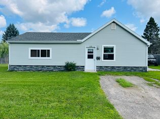 1513 Kimball St, Sault Sainte Marie, MI 49783