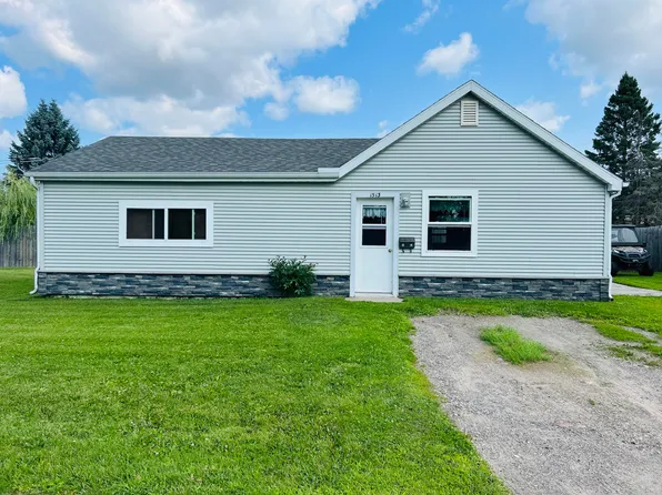 1513 Kimball St, Sault Sainte Marie, MI 49783