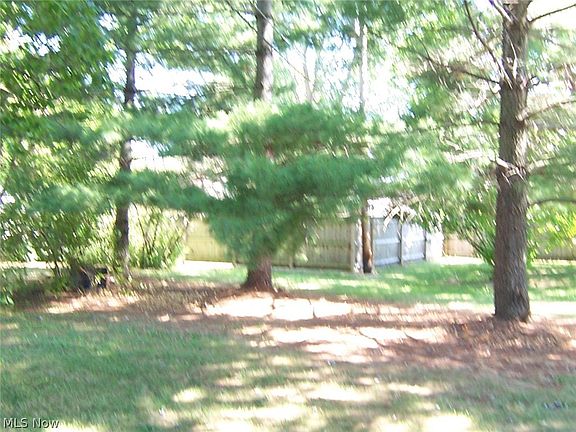 5th image of 282 Shadylawn Dr