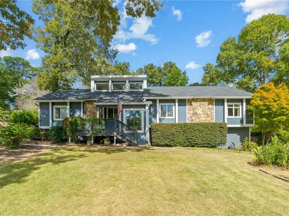2821 Interlaken Dr, Marietta, GA 30062
