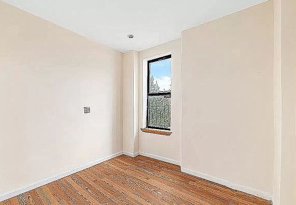 4th image of 619 E 5th St #88