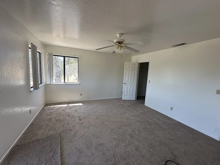 44966 Person Loop S — Photo 10