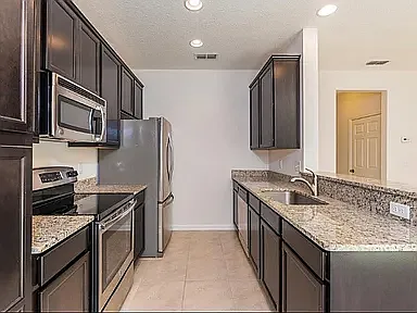 142 Moultrie Village Ln — Photo 2
