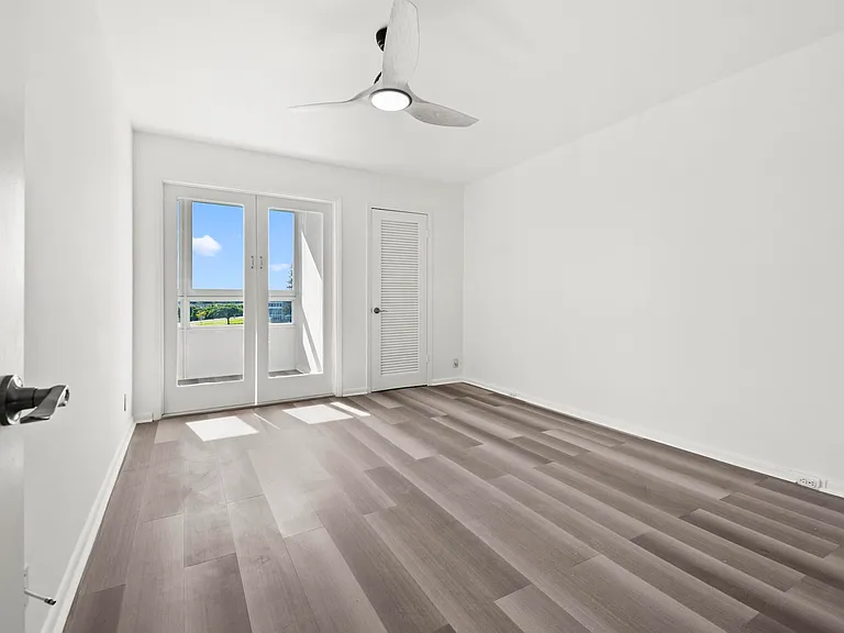 4047 Lincoln Pl #C — Photo 11