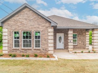 1028 E Oleander St, Fort Worth, TX 76104