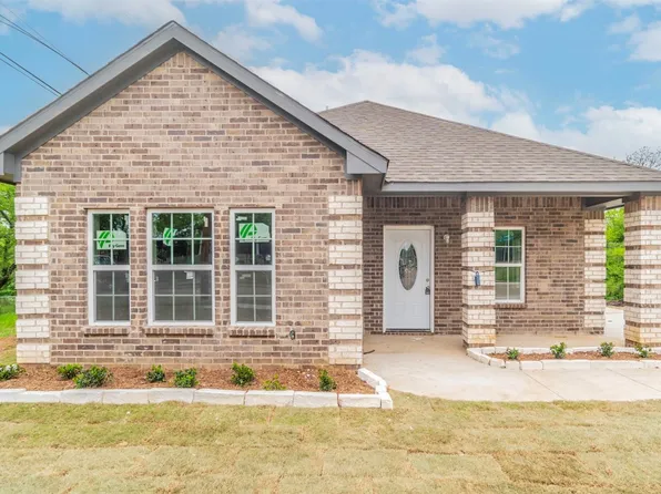 1028 E Oleander St, Fort Worth, TX 76104