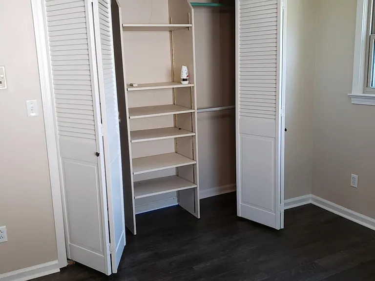 310 Susan Ln — Photo 12