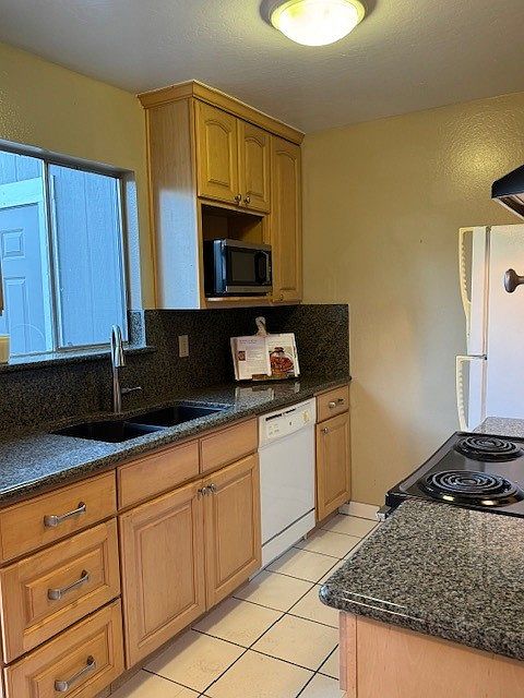1st image of 901 Veterans Dr