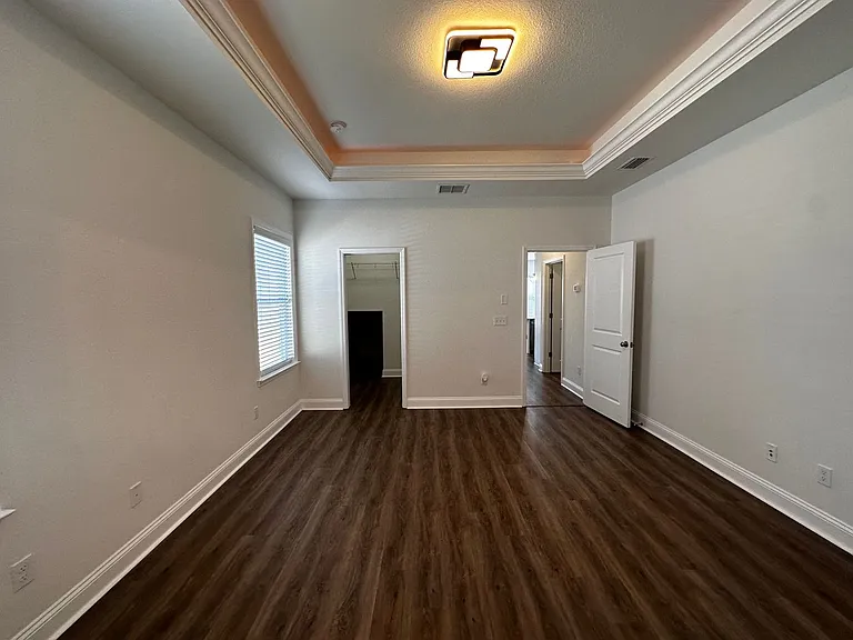 2918 Fontana St — Photo 7