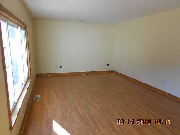 2nd image of 359 Lee Cir