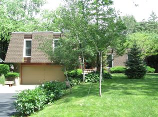 N307 Leonard St, Winfield, IL 60190