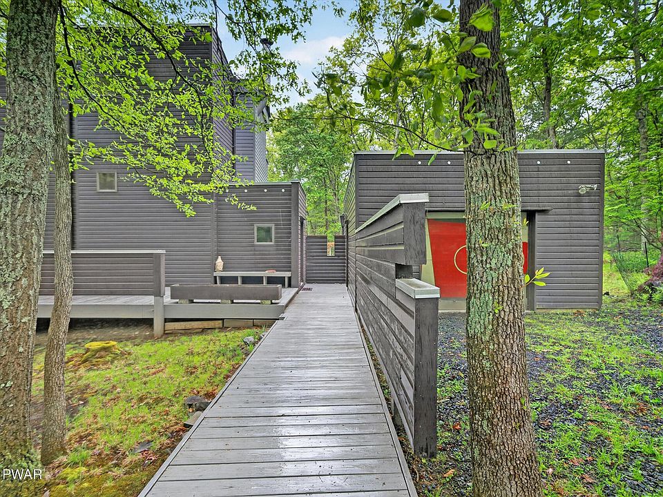 1st image of 220 Kinsale Ln