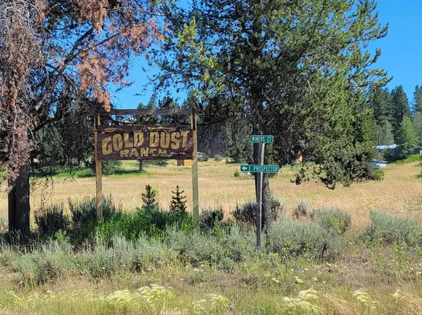 8 E Prospectors Dr, Cascade, ID 83611