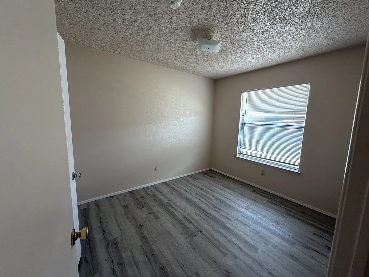 Building Photo - 13340 Horizon Blvd #11