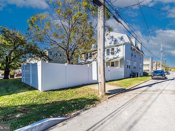4th image of 344 E Barnard St