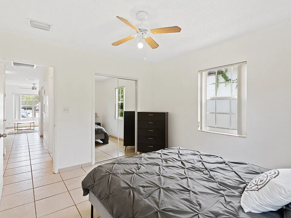 1230 NW 7th Ave #1
