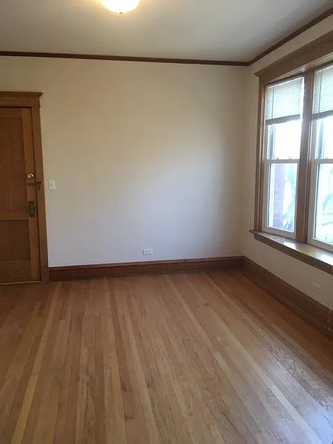 Building Photo - 5237 N Winchester Ave #1