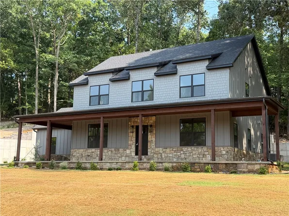1902 N Double Springs Rd, Fayetteville, AR 72704