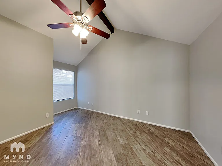 2265 W Ross Ave — Photo 11