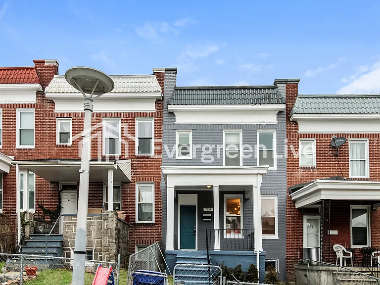 780 Linnard St — Photo 2