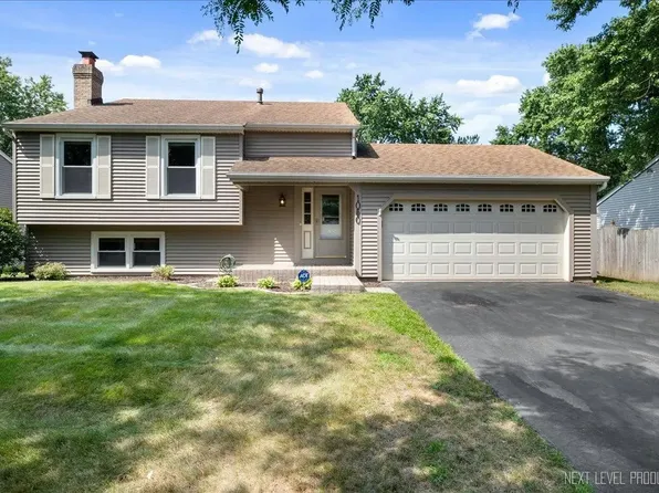 1050 Independence Ave, St Charles, IL 60174