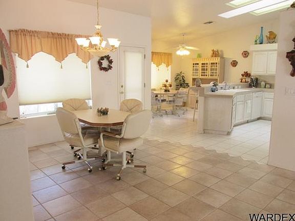 5th image of 2210 Palo Verde Blvd N