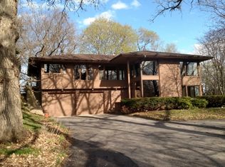 3N487 Ridge Dr, St Charles, IL 60175