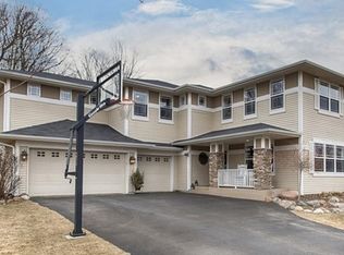 3002 Red Maple Ct, Rockford, MN 55373