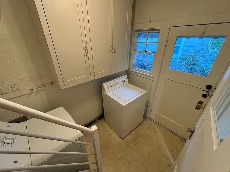 531 Elefa St — Photo 13