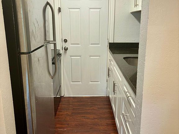4th image of 12135 NE 5th Ave APT 7