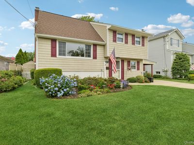 2394 Cedar Street, Seaford, NY, 11783