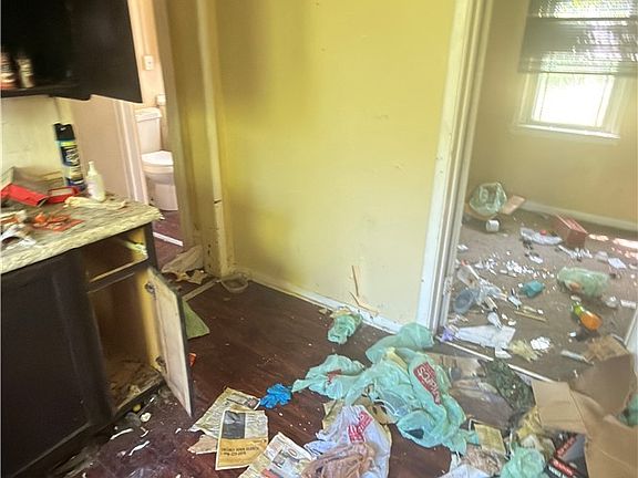 3rd image of 2877 Ambler St