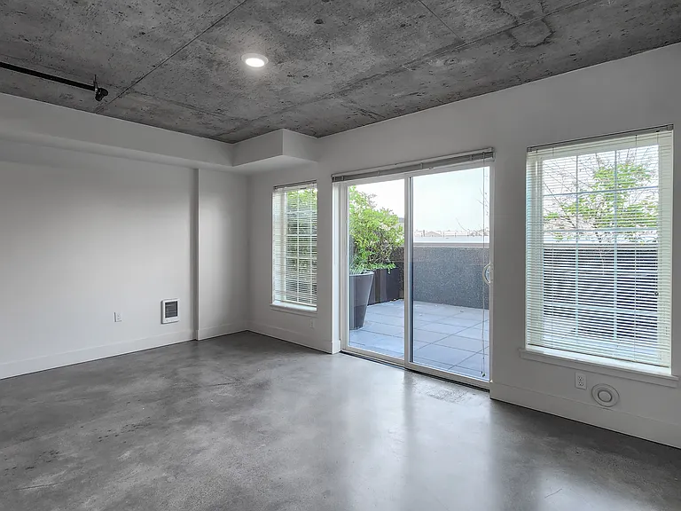 Dunn Motors Apartments — Photo 76