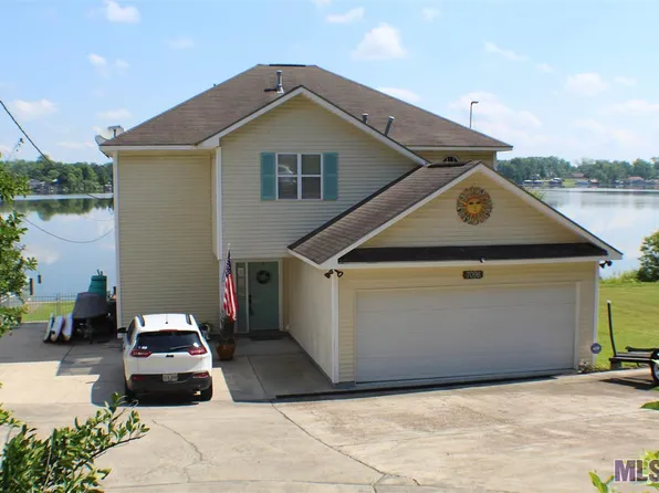 7098 False River Rd, Oscar, LA 70762