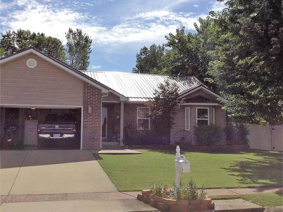 1st image of 104 Zac Dr