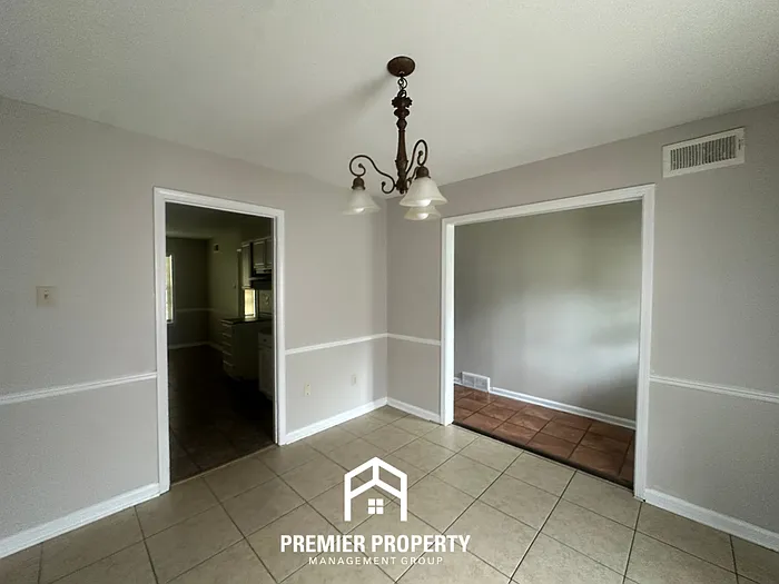2462 Kimbark Woods Cv — Photo 3