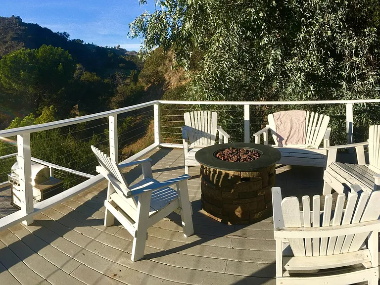 2400 Benedict Canyon Dr — Photo 15
