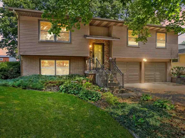 34 Bedford Ct, Iowa City, IA 52240